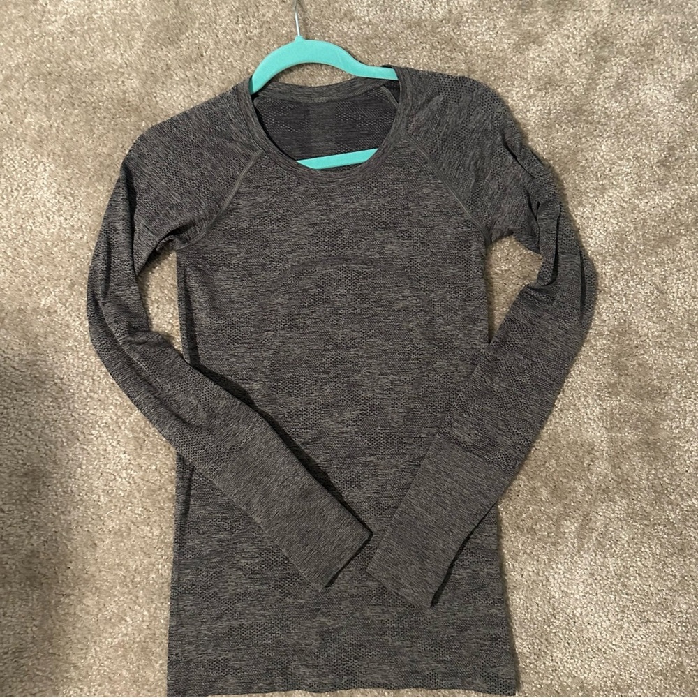 Lululemon Swiftly Tech Shirt Women’s Size 6 Gray Long Sleeve Thumb Hole Run Gym